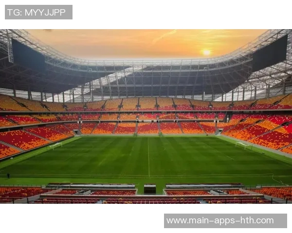 铜梁龙主场龙兴足球场可容纳六万人更衣室内设热身区域