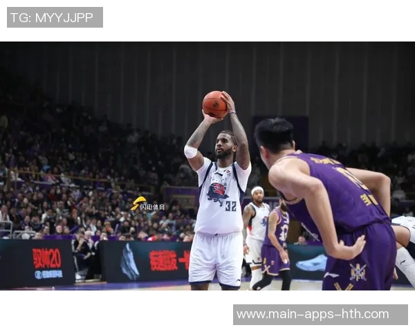 状态低迷表现不佳三球14中4三分7中2仅得11分6板4助失误与犯规频繁